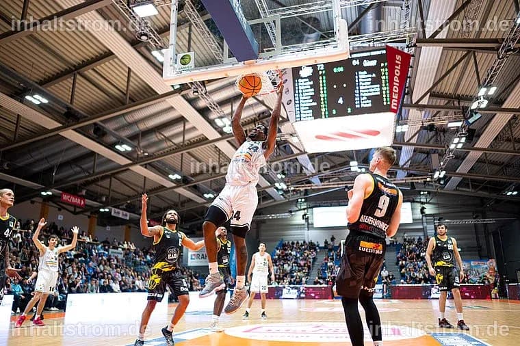 Drama in der BBL: Science City Jena unterliegt Rostock in der Verlängerung